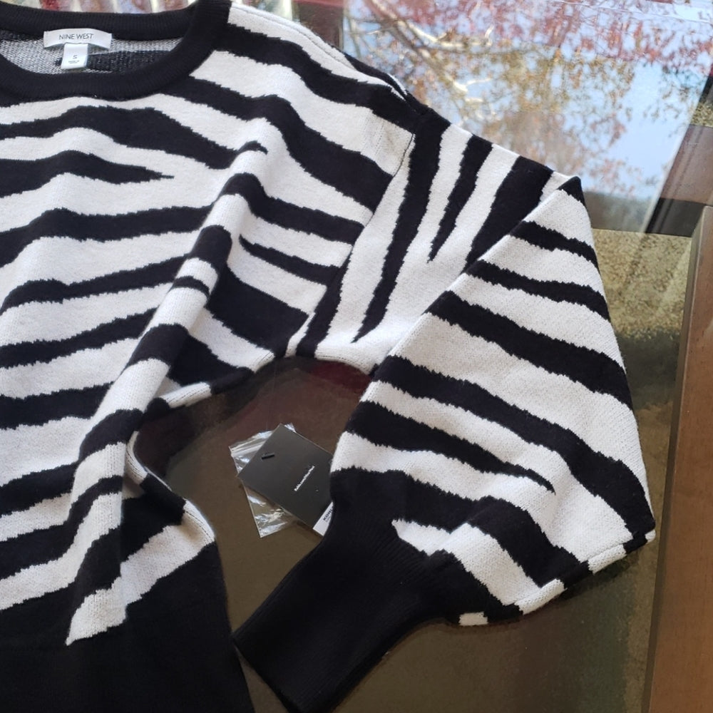 Nine West Zebra Balloon Sleeve Sweater - Large