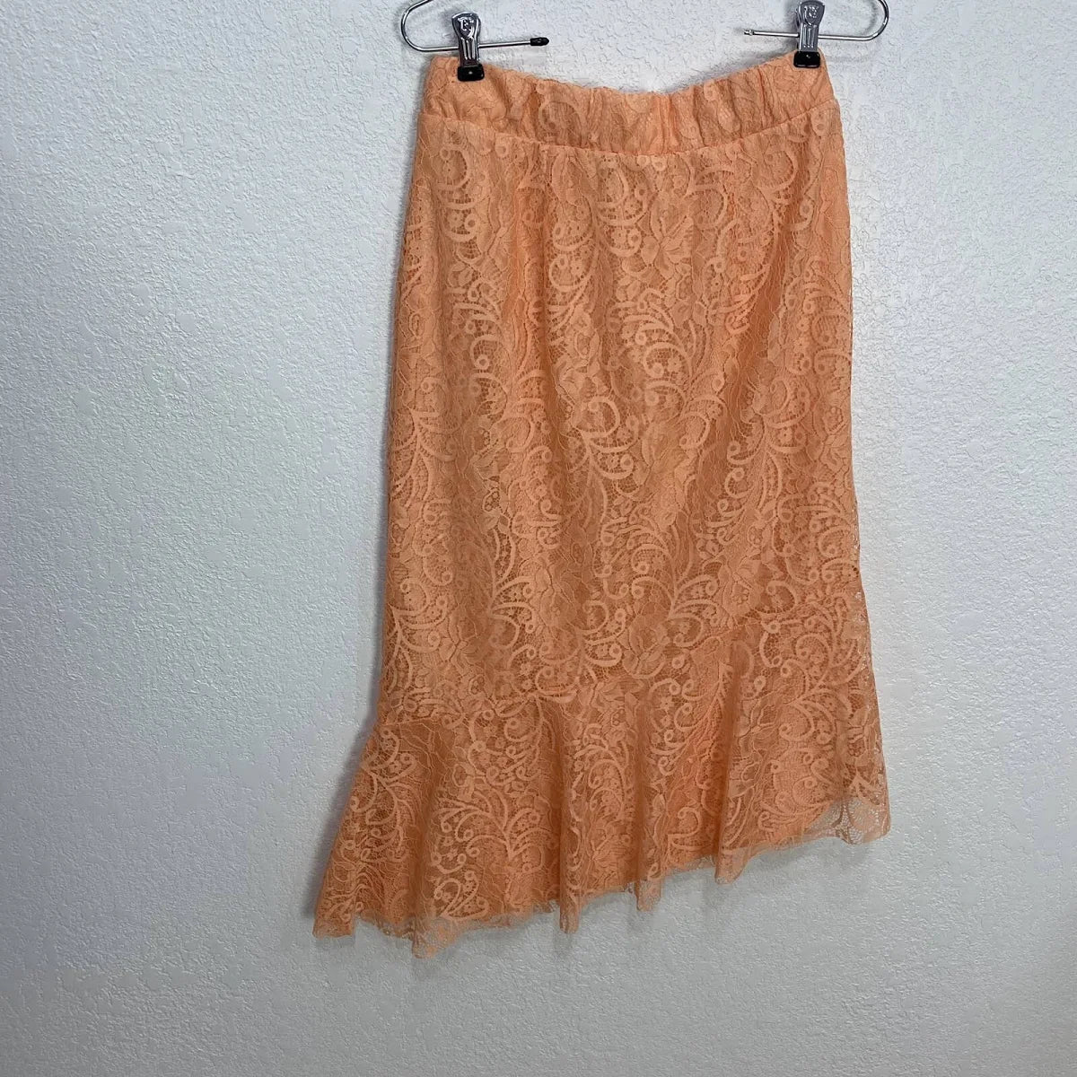 NEW Peach Floral Lace Cato Skirt with Asymmetrical Hem with Peplum Bottom - M